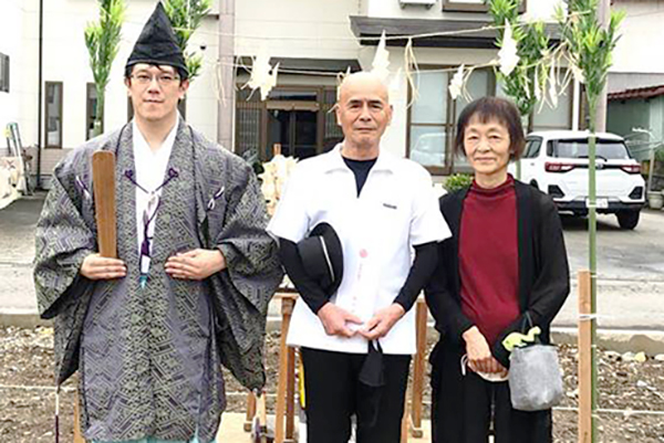 鈴木さんと皆様の努力で叶った、かっこのいい見晴のする家